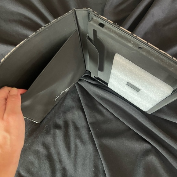 Vera Bradley iPad Case NEW!! - Picture 4 of 6